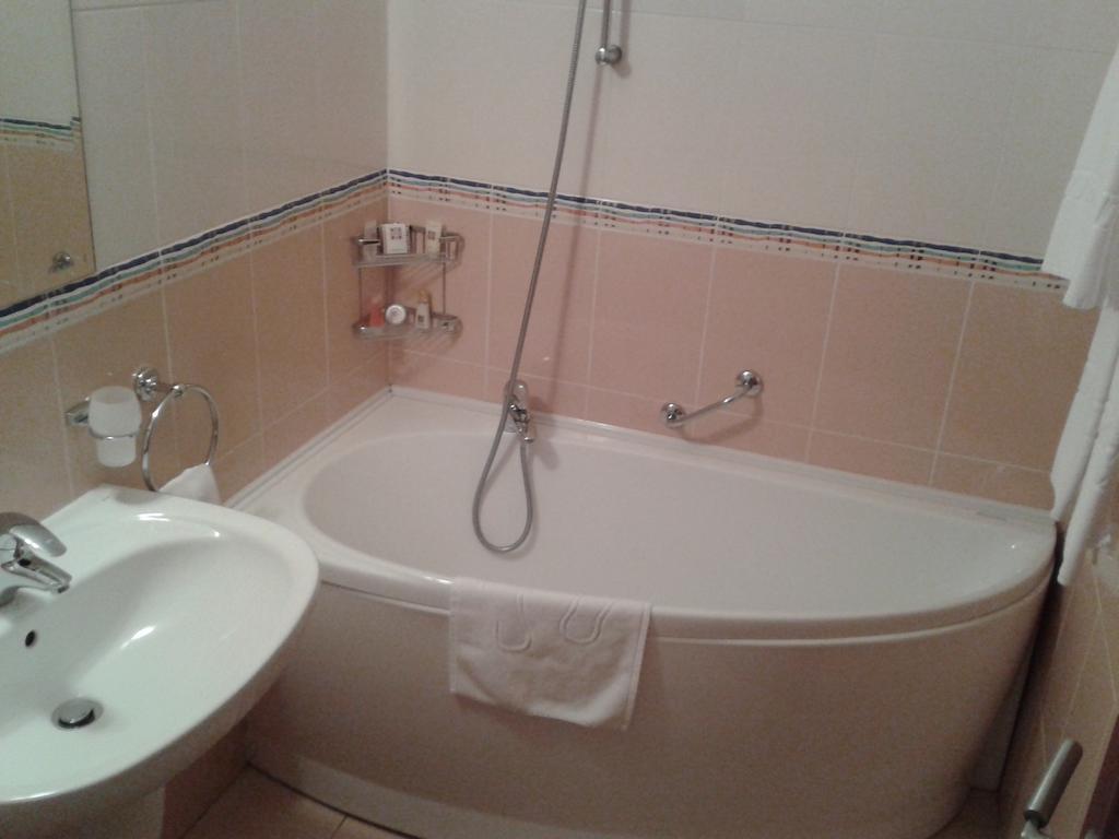 Hotel Perperikon Kŭrdzhali Oda fotoğraf