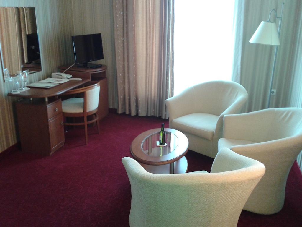 Hotel Perperikon Kŭrdzhali Dış mekan fotoğraf